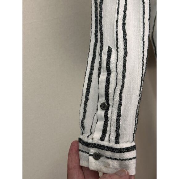 Lucky Brand 3/4 Sleeves Striped Blouse White Gray Size Medium Pullover Button - Picture 3 of 13